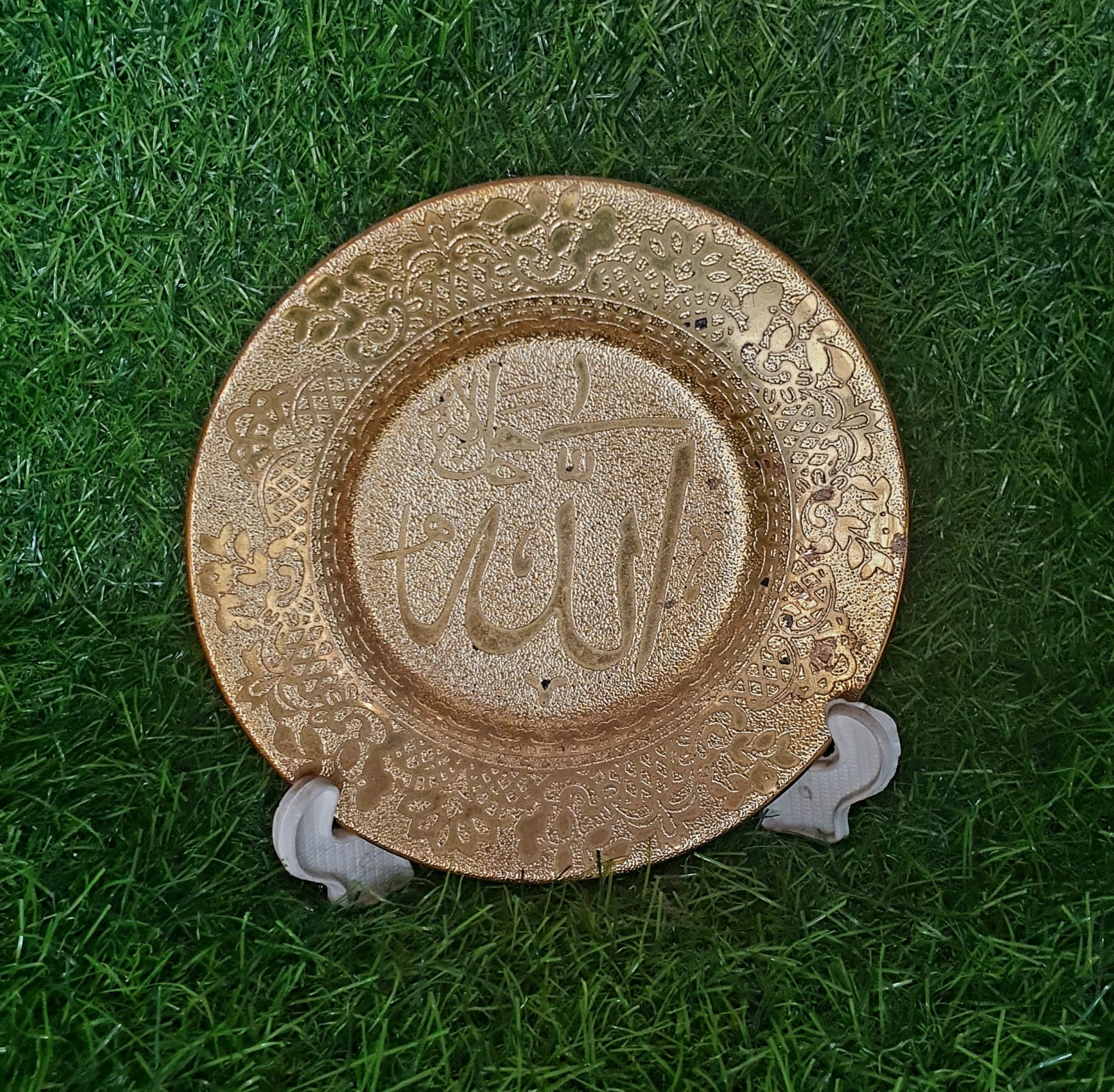 Golden Round Ceramic Showpiece plate